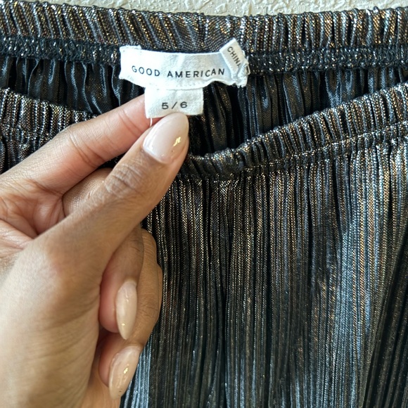 Good American plisse chrome pants set. Shirt size 3/4, pants size 5/6 - Picture 4 of 7